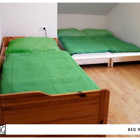 Aco Living - A Cheap Overnight Klagenfurt am Woerthersee Exteriör bild